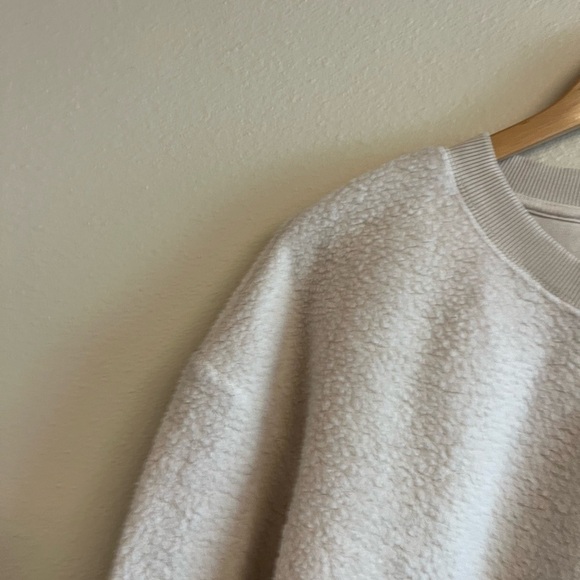 Good American Sherpa Boyfriend Sweatshirt in Bone - Picture 4 of 9